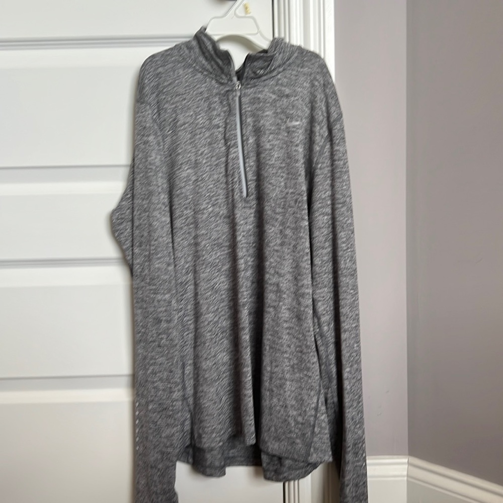 Nike 3/4 pullover! Great condition.